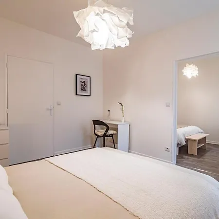 Διαμέρισμα A *